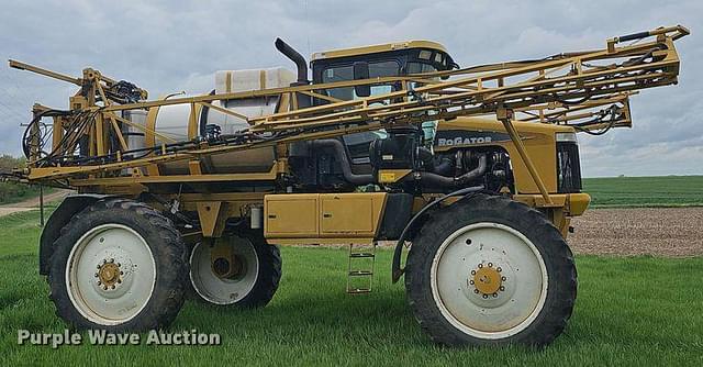 Image of Ag-Chem RoGator 1074 equipment image 3