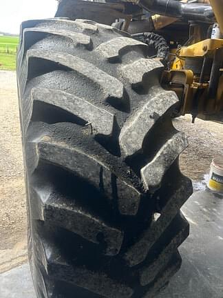 Image of Ag-Chem RoGator 1264 equipment image 4