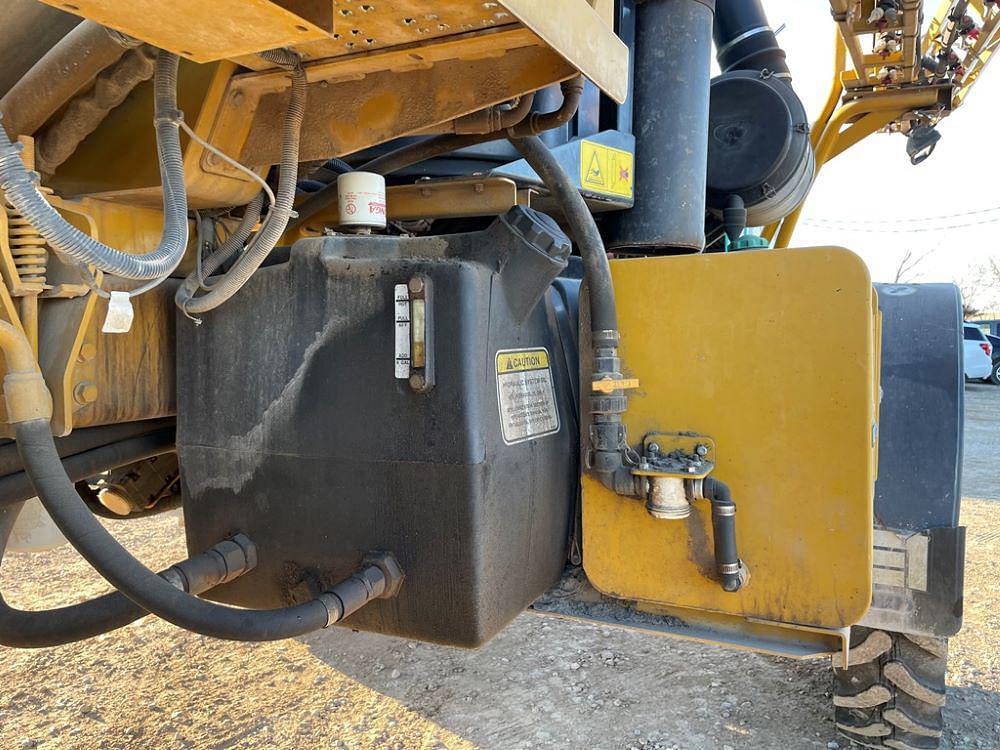 Main image Ag-Chem RoGator 1274C 37