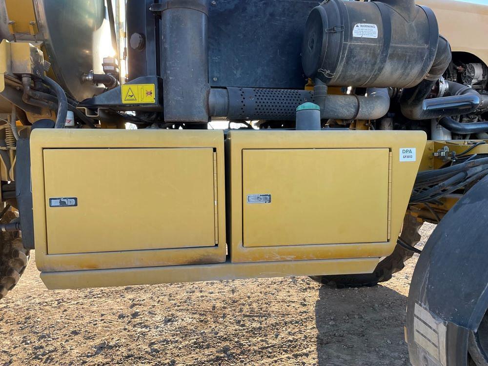 Main image Ag-Chem RoGator 1274C 38