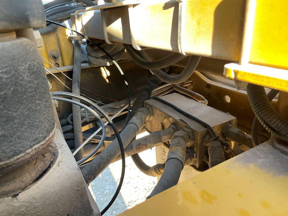 Main image Ag-Chem RoGator 1274C 94