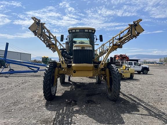 Image of Ag-Chem RoGator 864 equipment image 2