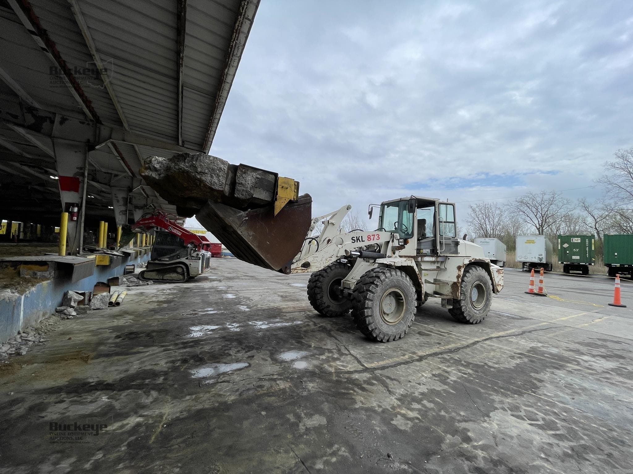 2005 Terex SKL 873 Equipment Image0