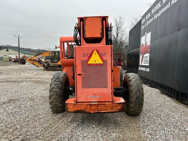 Image of Skytrak 6042 equipment image 2