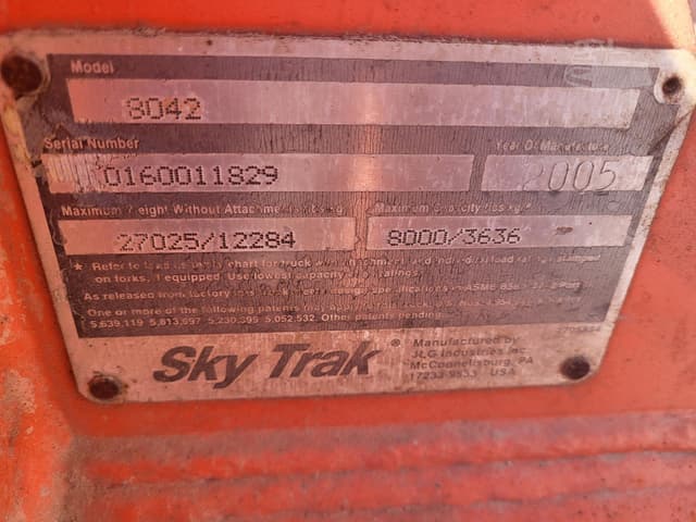 Image of Skytrak 8042 equipment image 4