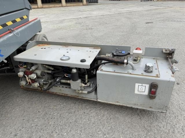 Image of Sky Jack SJIII3226 equipment image 4