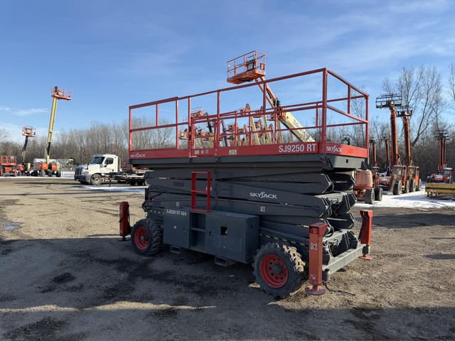 Image of Sky Jack SJ9250RT equipment image 1