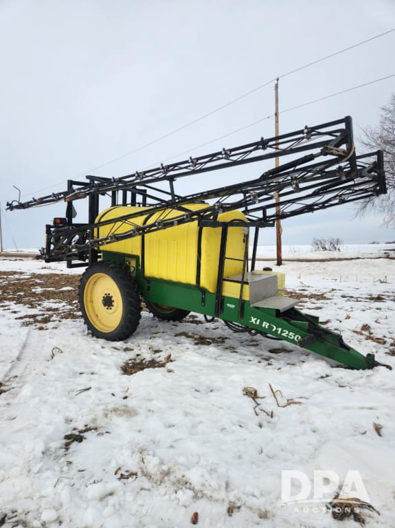 2005 Sprayer Specialties 1250 Equipment Image0