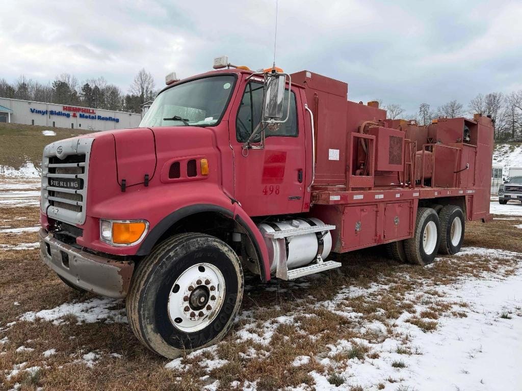 2005 Sterling L7500 Equipment Image0