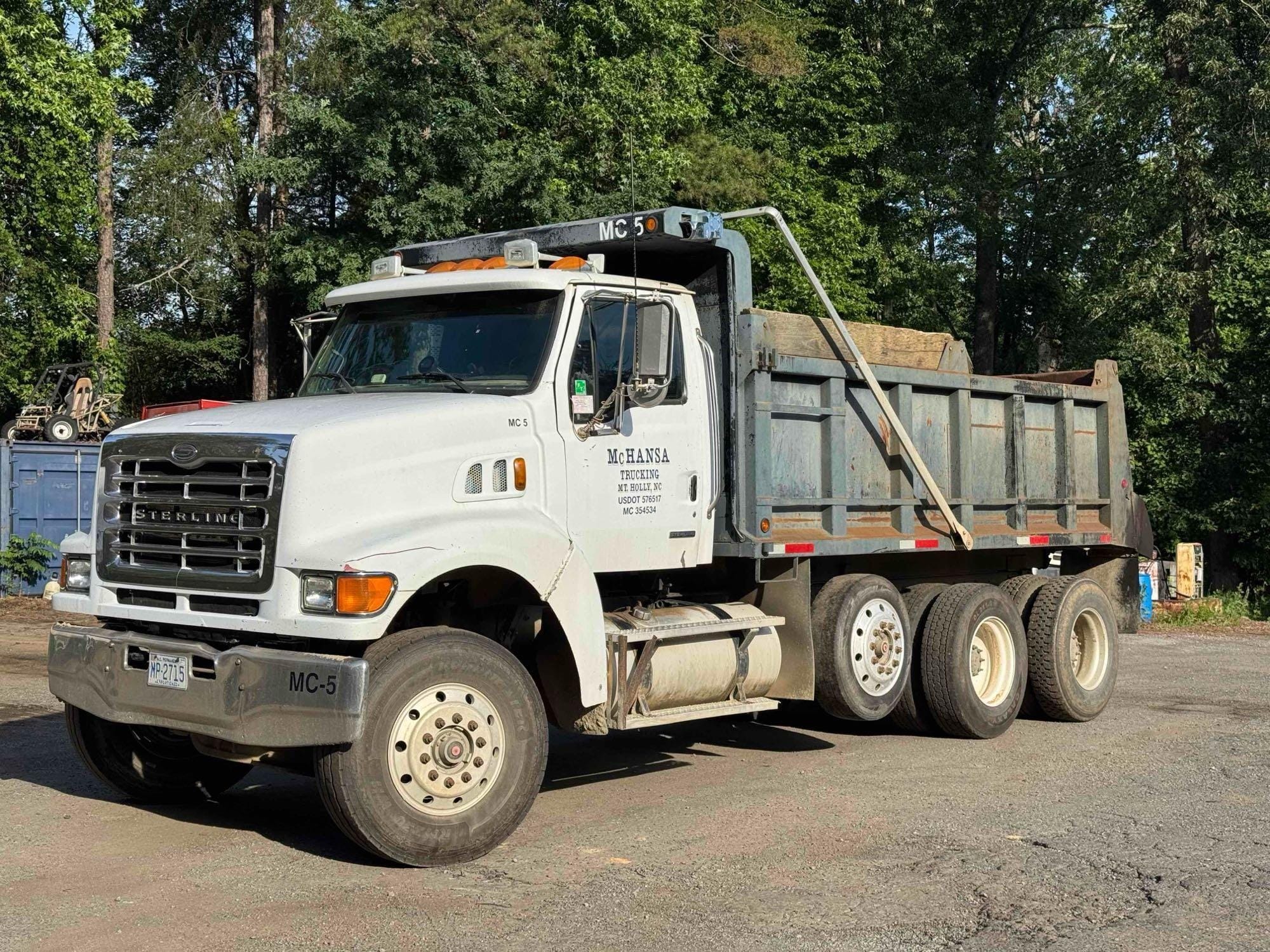 2005 Sterling L8500 Equipment Image0