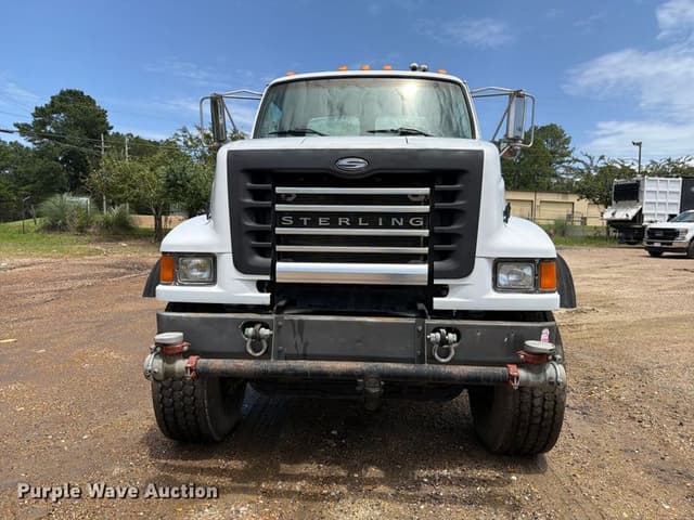 Image of Sterling L8500 equipment image 1