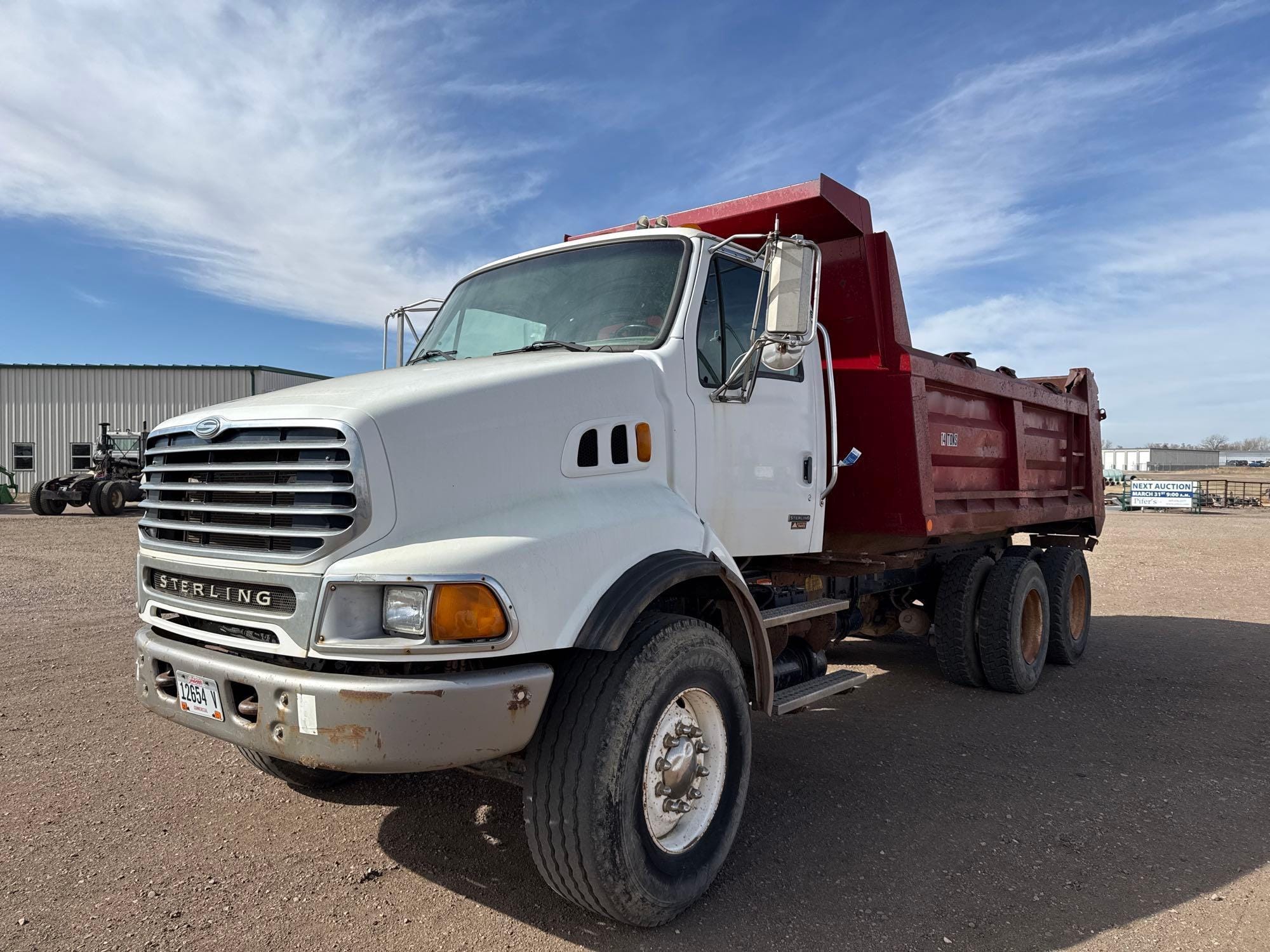 2005 Sterling LT8500 Equipment Image0