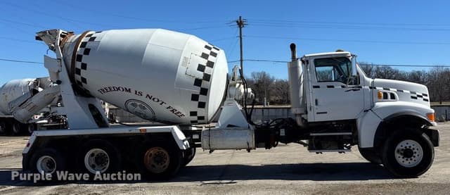 Image of Sterling L8500 equipment image 3