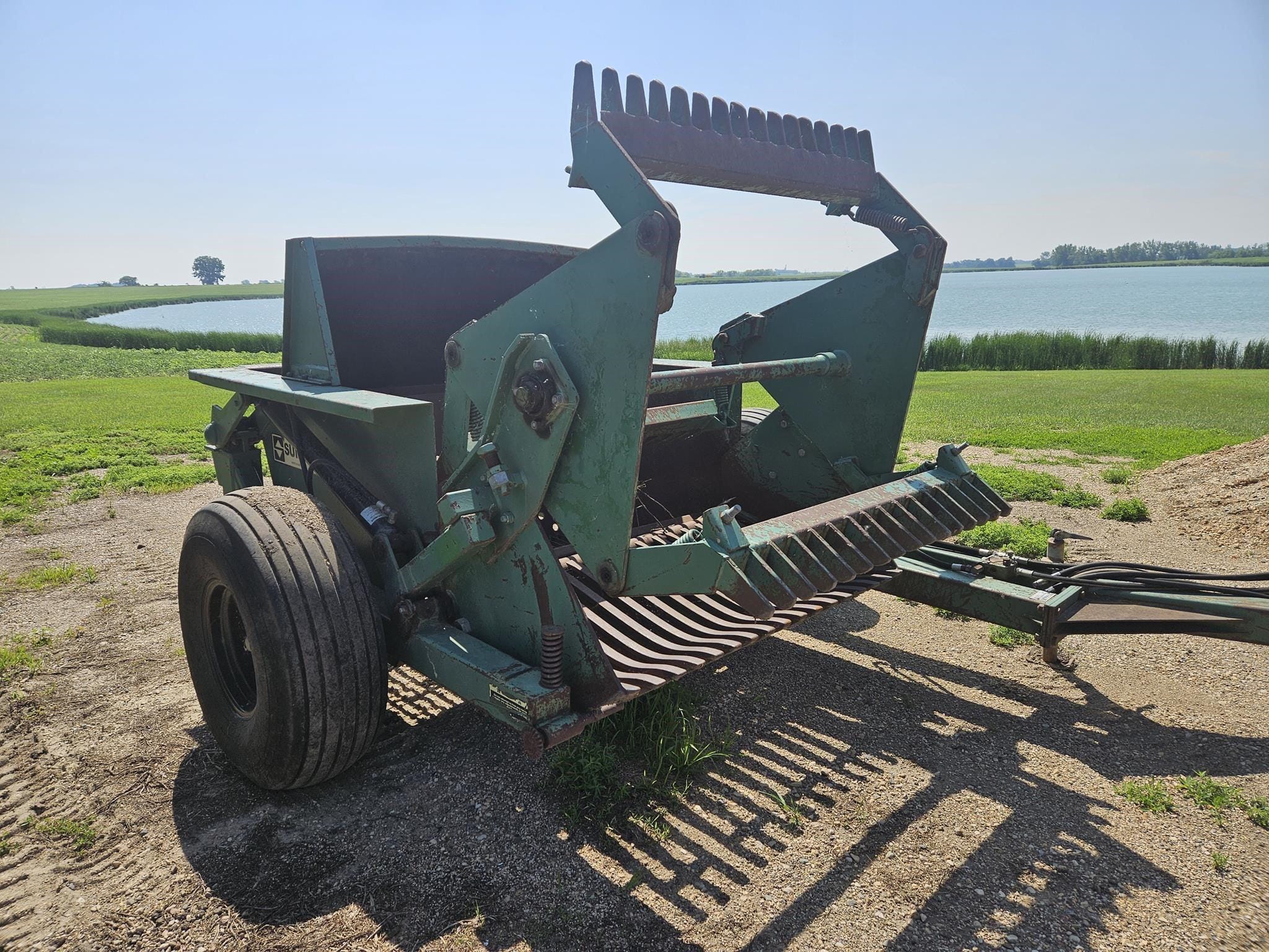 2005 Summers 700 Equipment Image0