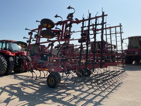 Image of Sunflower 5035-32 equipment image 2