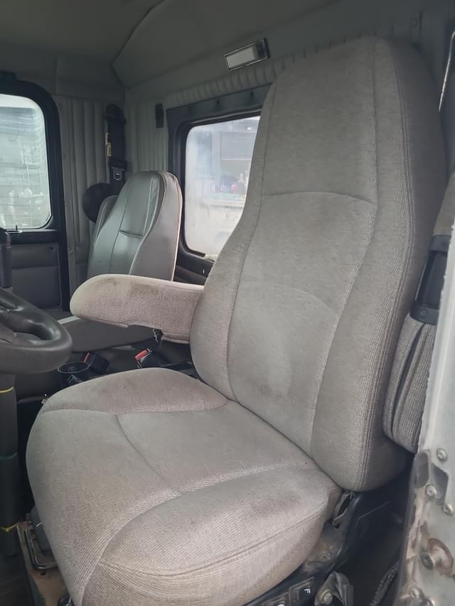 Image of Kenworth T800 equipment image 4