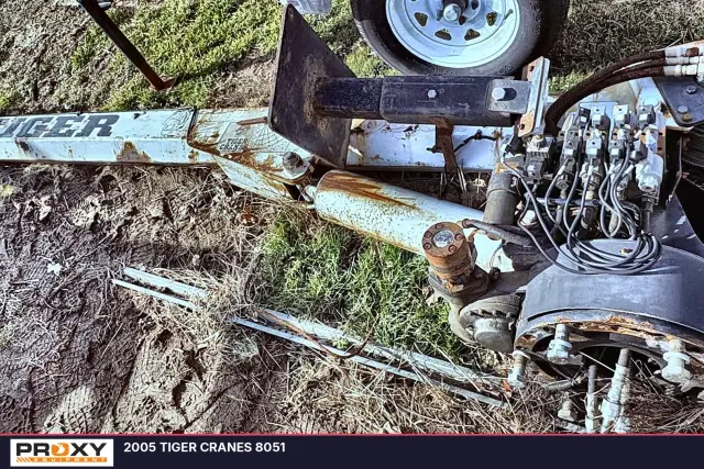 Image of Tiger Cranes 8051 equipment image 1