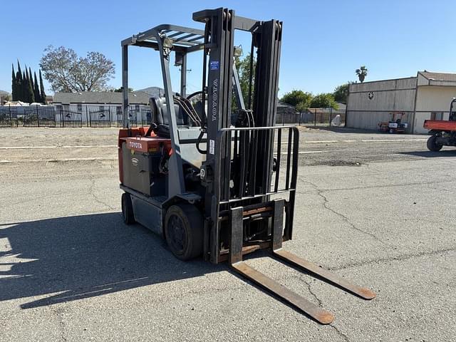 Image of Toyota 7FBCU25 equipment image 1