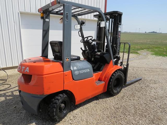 Image of Toyota 7FDU25 equipment image 3