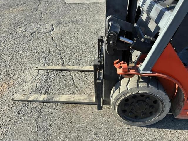 Image of Toyota 7FGCU25 equipment image 4