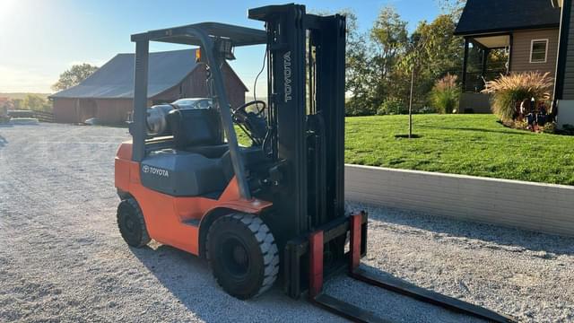 Image of Toyota 7FGU25 equipment image 3