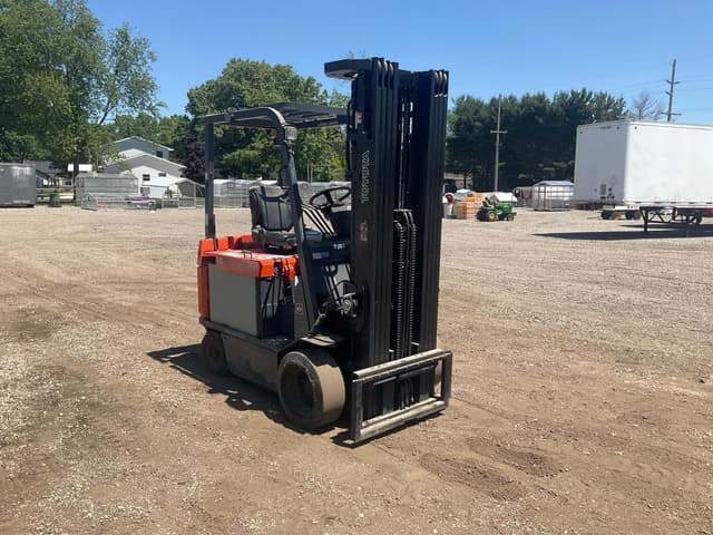 Image of Toyota 7FBCU30 equipment image 2