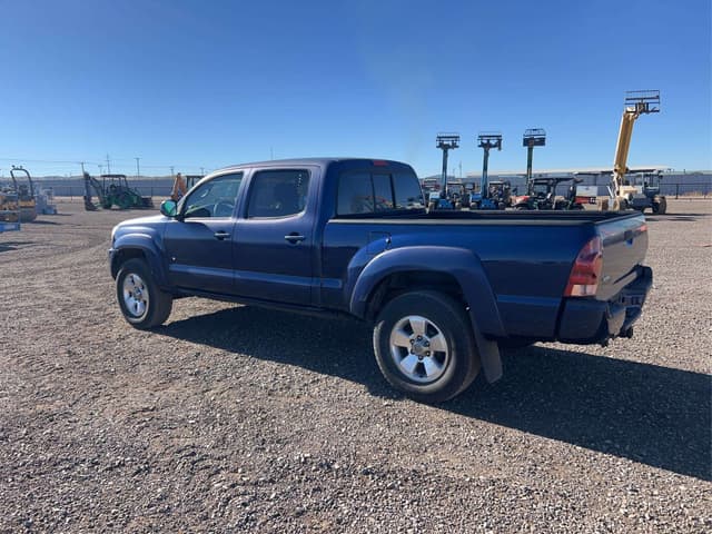 Image of Toyota Tacoma equipment image 3