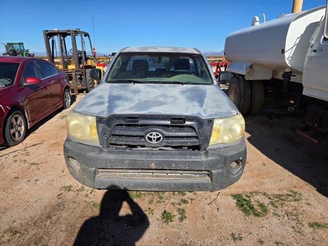 Image of Toyota Tacoma equipment image 1