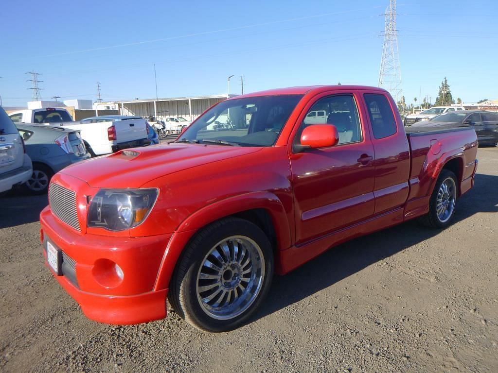 Image of Toyota Tacoma Primary image