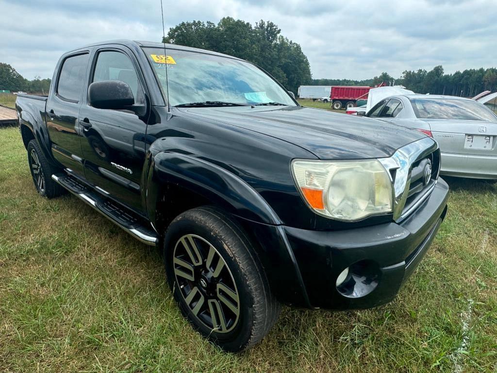 Image of Toyota Tacoma Primary image