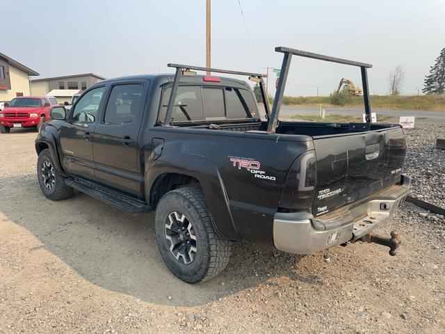 Image of Toyota Tacoma equipment image 2