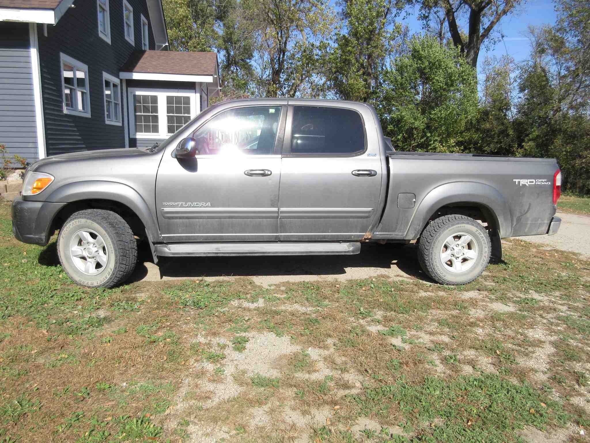 2005 Toyota Tundra SR5 Equipment Image0