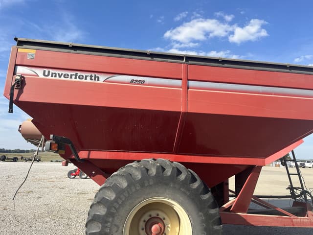 Image of Unverferth 8250 equipment image 1