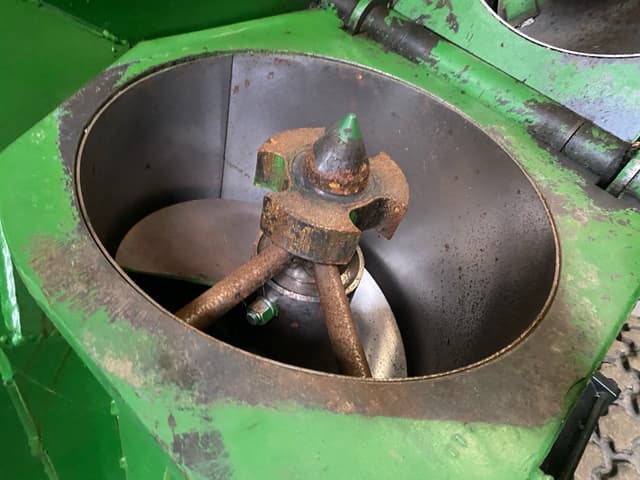 Image of Unverferth 674 equipment image 4