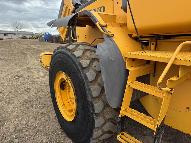 Image of Volvo L110E equipment image 3
