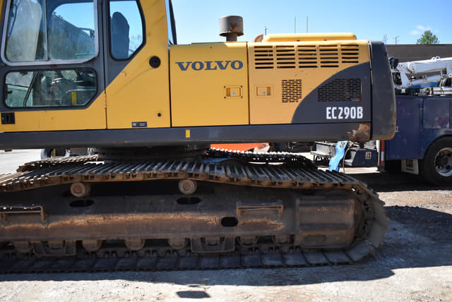 Image of Volvo EC290BLC equipment image 3