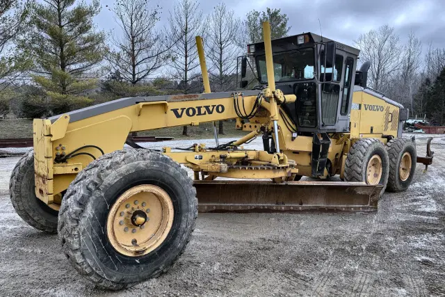 Image of Volvo G730B equipment image 4