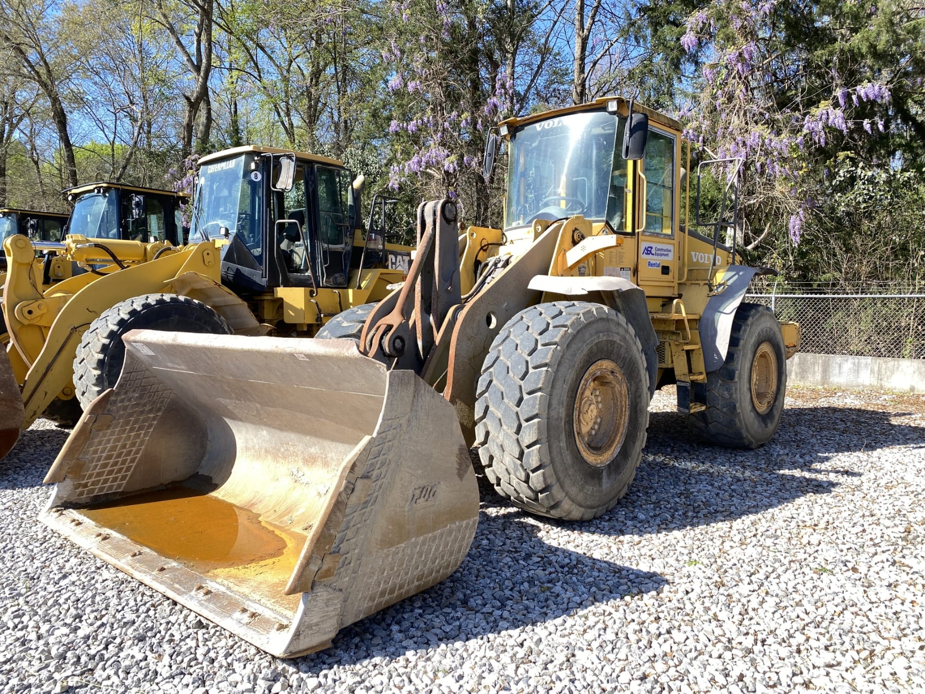 2005 Volvo L110E Equipment Image0