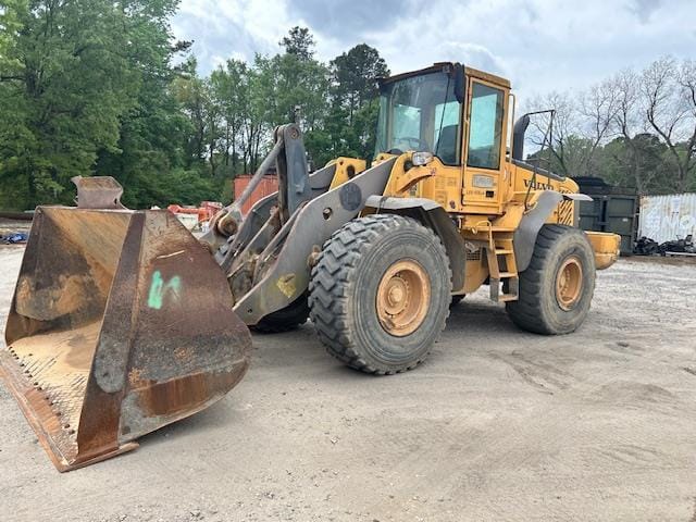Main image Volvo L120E