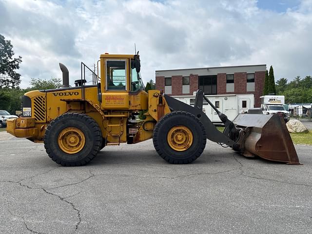 Image of Volvo L120E equipment image 3