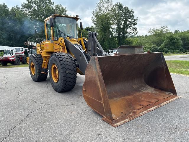 Image of Volvo L120E equipment image 2