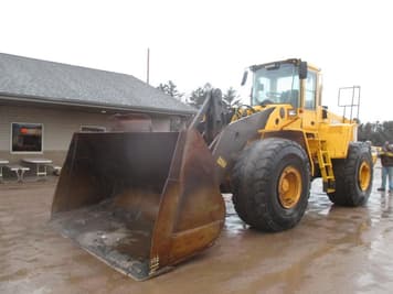 Main image Volvo L220E