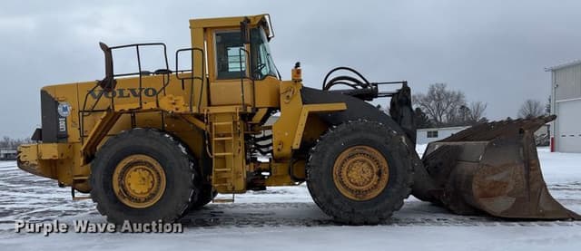 Image of Volvo L330E equipment image 3
