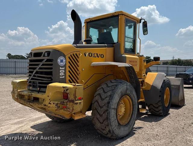 Image of Volvo L90E equipment image 4