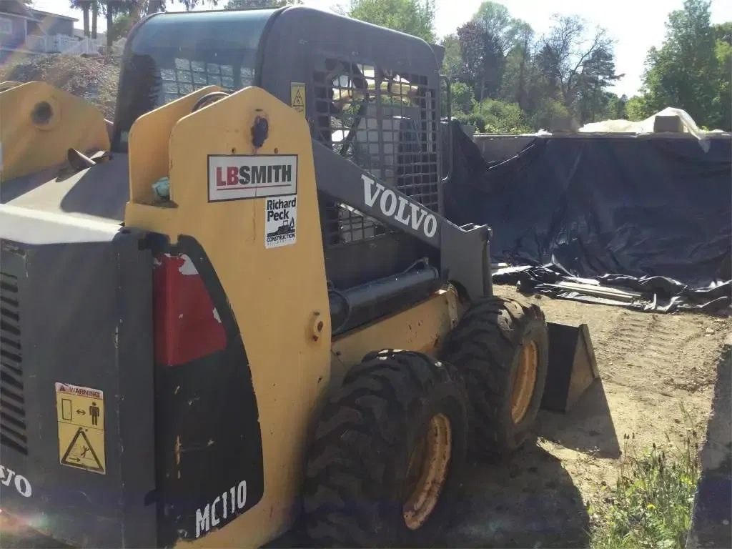 2005 Volvo MC110 Equipment Image0