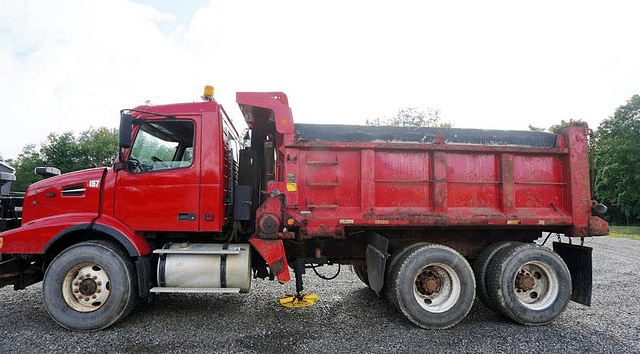 Image of Volvo VHD equipment image 1