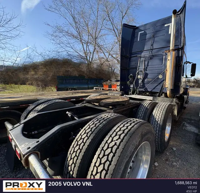 Image of Volvo VNL equipment image 3