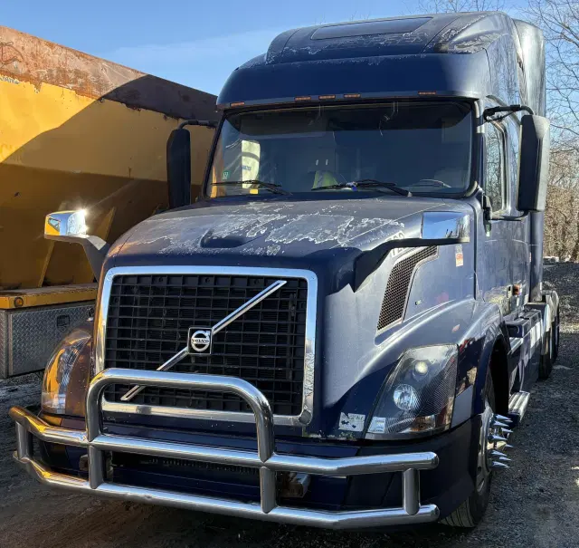 Image of Volvo VNL equipment image 4