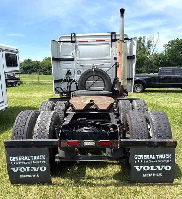 Image of Volvo VNL equipment image 3
