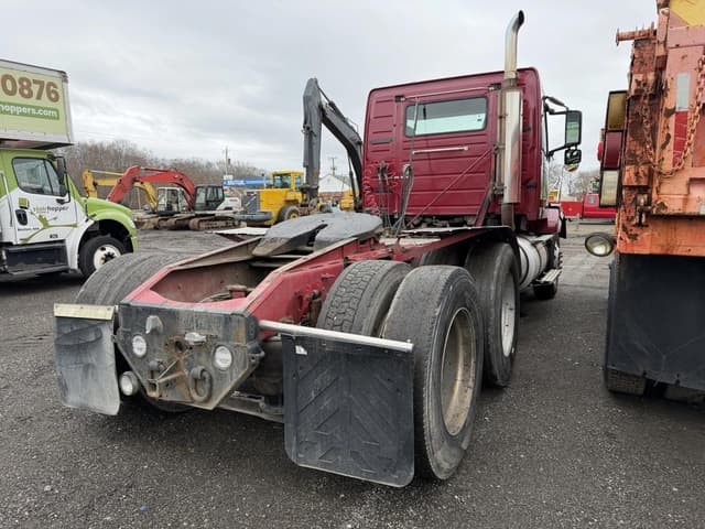 Image of Volvo VNL equipment image 4